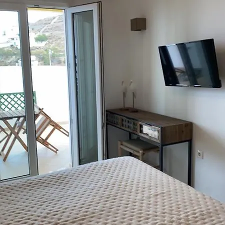 Theasis Apartament Pera Gyalos