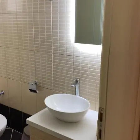 Theasis Apartment Pera Gyalos